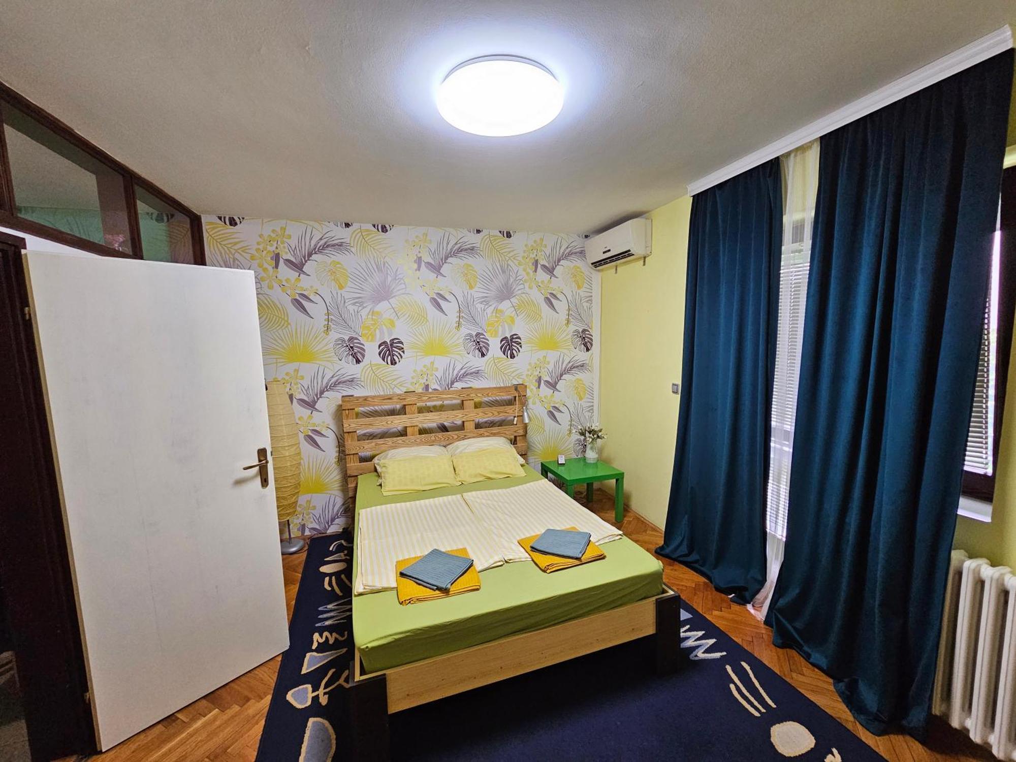 ノヴィ・サドApartman Yellow Houseアパートメント エクステリア 写真