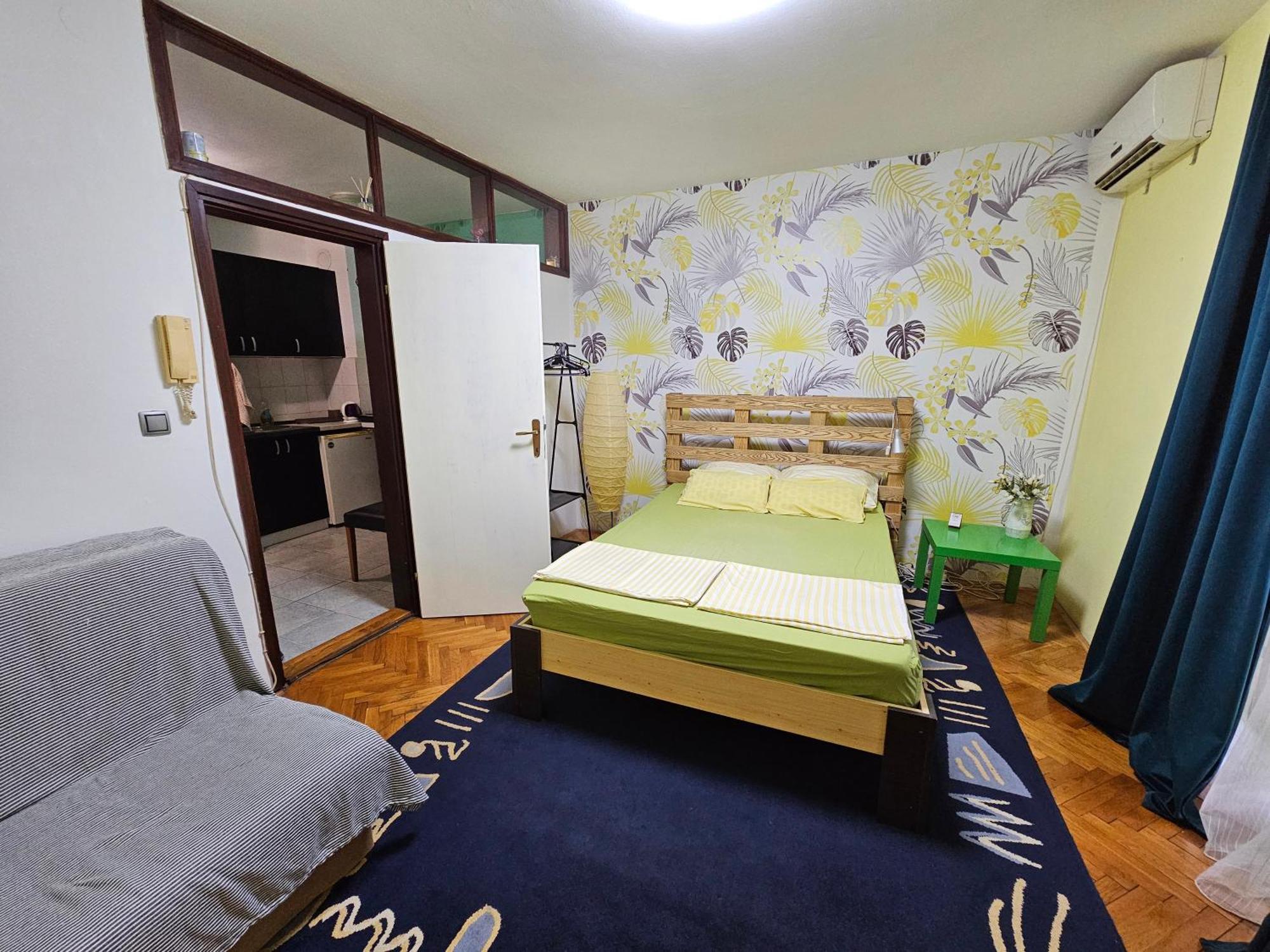 ノヴィ・サドApartman Yellow Houseアパートメント エクステリア 写真